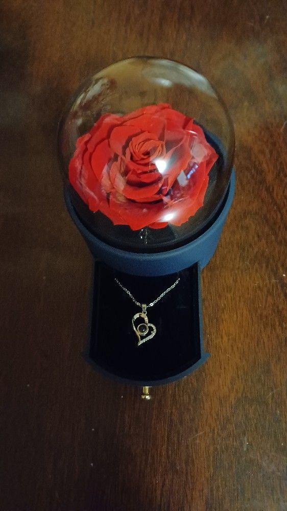Necklace In Rose Crystal Ball 