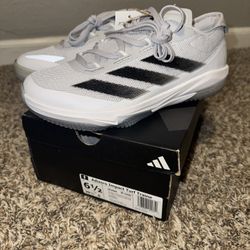 Adidas men/boys 6.5 baseball turf shoes