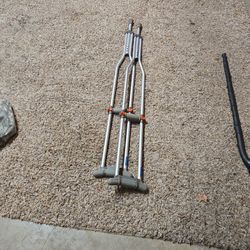 Crutches 