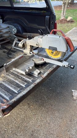 Milwaukee 10” Sliding Compound Miter Saw