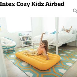 INTEX cozy  inflable kids bed, perfect condition