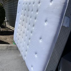 Queen Size Matrres Boxpring 