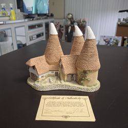 Vintage 1981 "Triple Oast" Cottage Hand Made & Painted In Britain From High-quality Refined Gypsum Plaster, Original Box W/COA