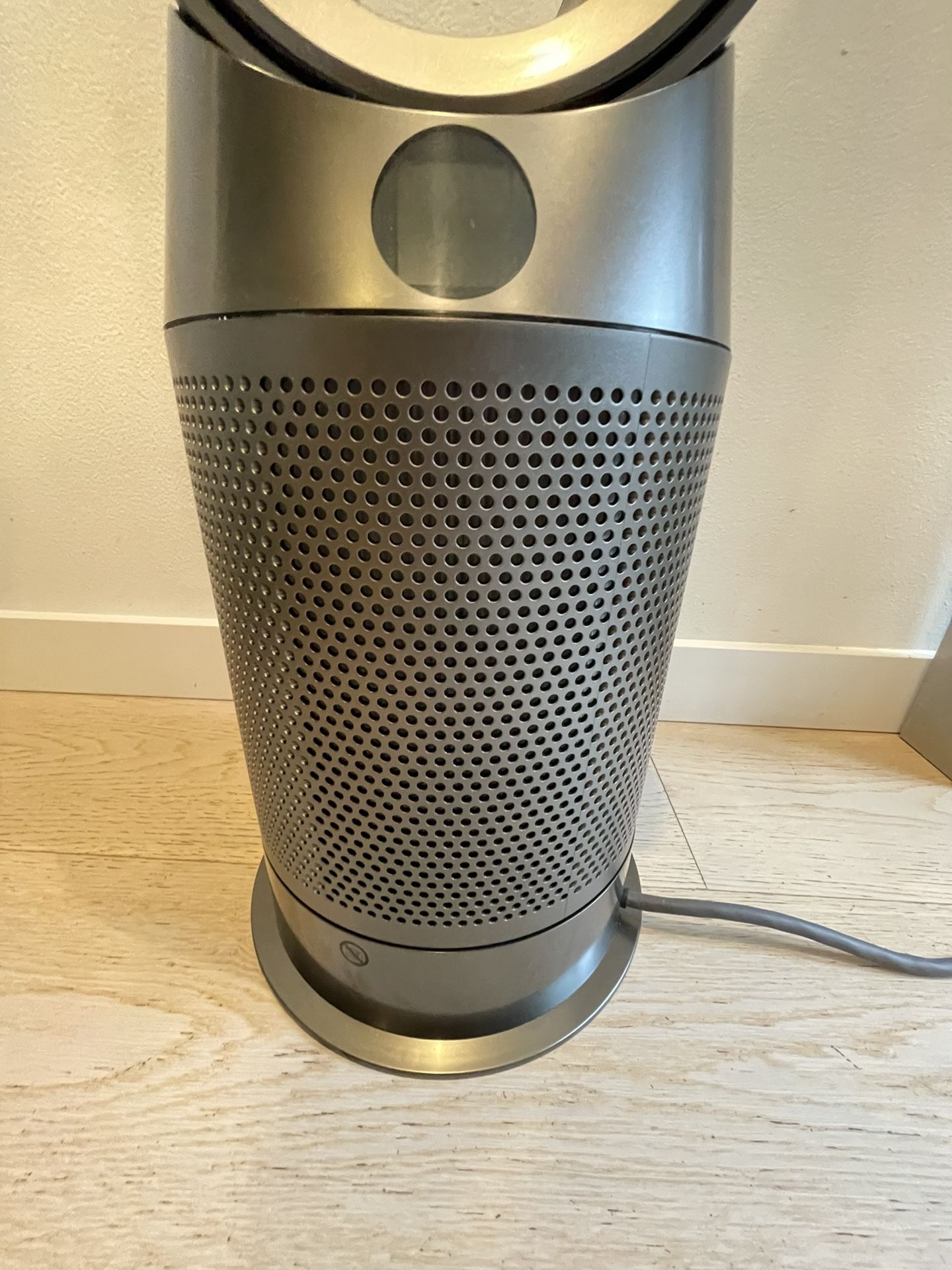 Dyson Pure Hot+Cool HP04 purifying heater + fan (Black/Nickel) for Sale in  Seattle, WA - OfferUp