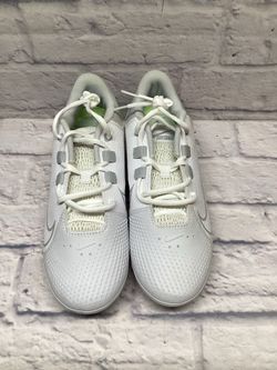 Nike Renew Hyperdiamond 4 Pro Women's Metal Softball Cleats Size 8.5