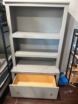 Bookshelve