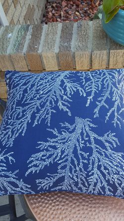 Outdoor Navy & White pillow