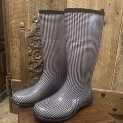Excellent Condition Kamik Rain Boots