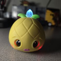 An Squishy Little Dumplings Interactive Pineapple Lights Sounds 2021 WowWee Toy