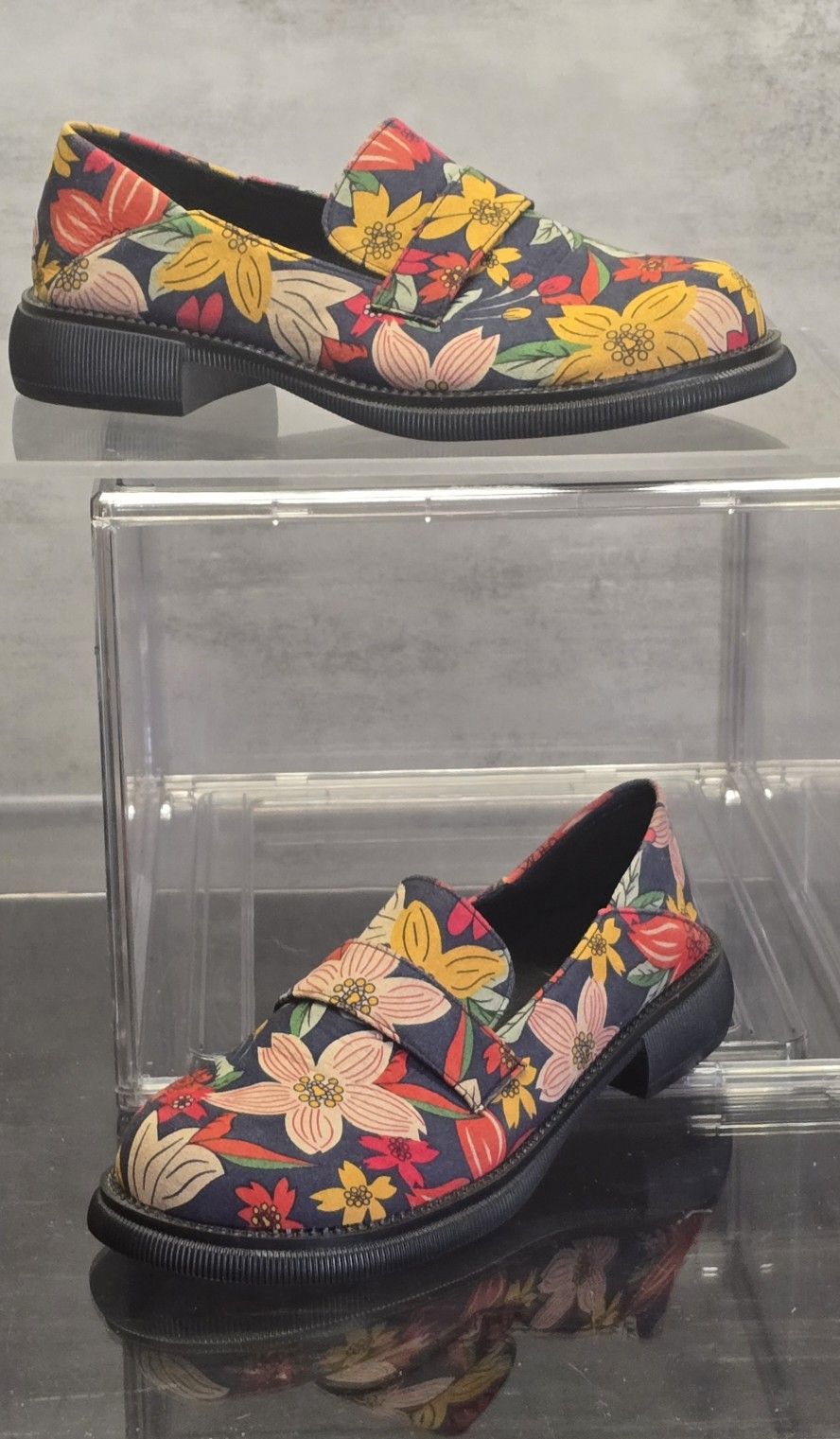 Rerejoy Loafers Floral Womens 40 / 9