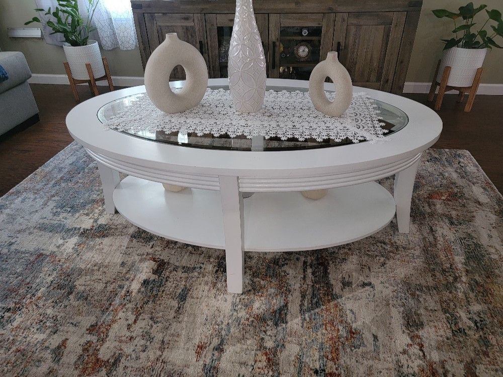 Beautiful Set Of Coffee Table/ End Table