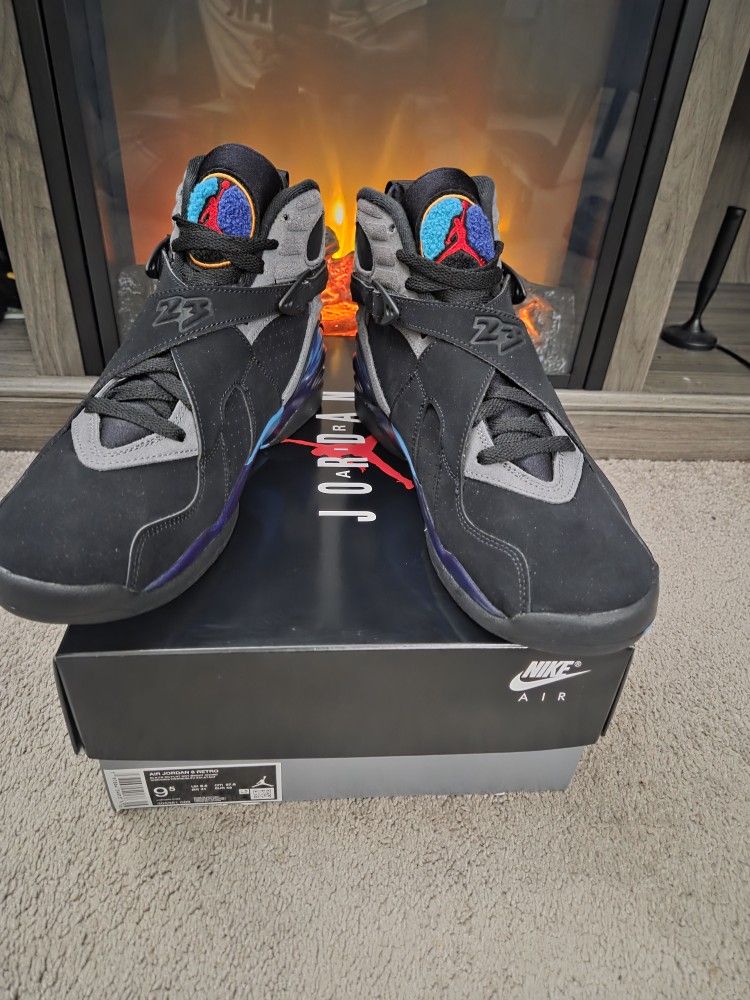 Sz:9.5 $200 Aqua AJ8