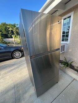 Samsung refrigerator- $50 not cold