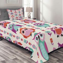 {ONE} Ambesonne Owls Bedspread, Owls in Vertical Line Flower Strings Vibrant Spring Colors Art, Decorative Quilted 2 Piece Coverlet Set with Pillow Sh