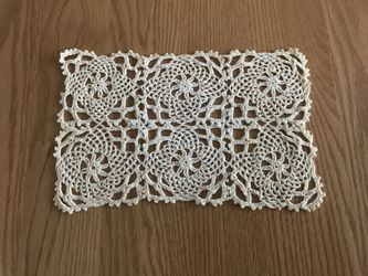 Vintage hand crocheted rectangular doily 9x5