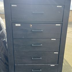 Dresser For Sell 