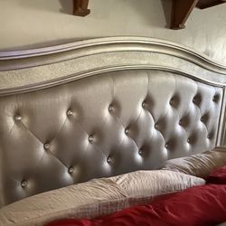 King Size Bed And Dresser 