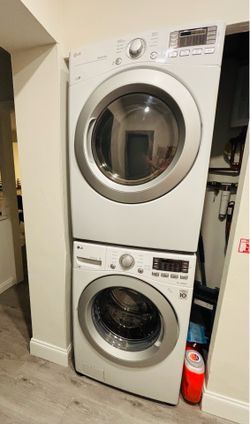 LG Washer & Dryer Set – Must Be Picked Up ASAP