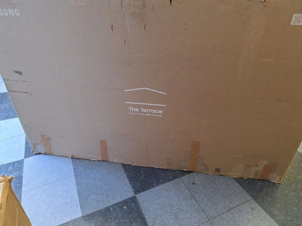 SAMSUNG 65"INCH QLED 4K THE TERRANCE OUTDOOR TV LST7T