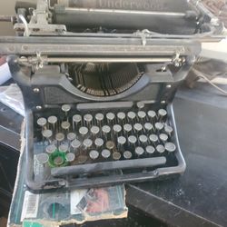 Antique Underwood Typewriter 