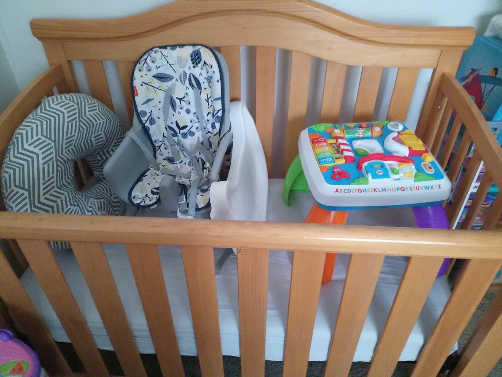 Baby Crib And Mattress (Baby Seat,Sleep,And Play)