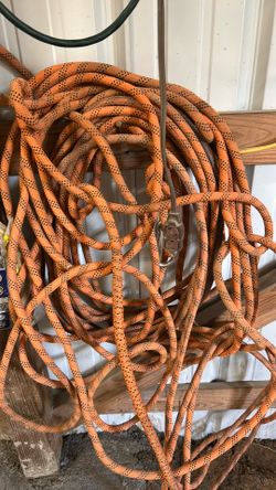Climbing / rigging rope