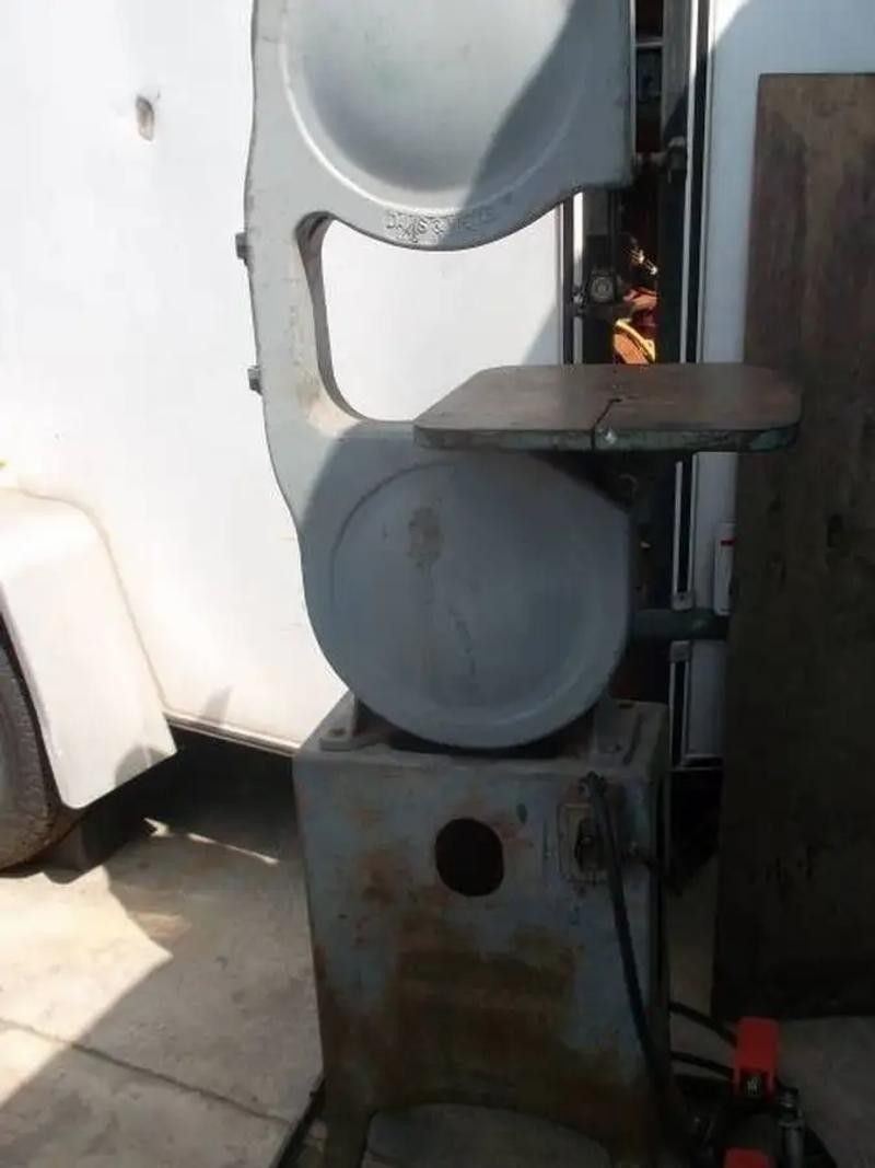 14" Davis And Wells Band Saw With Original Cast Iron Stand Master 1/2 Horsepower 110v Single Phase Motor Single Speed Wood Cutting Only Bandsaw
