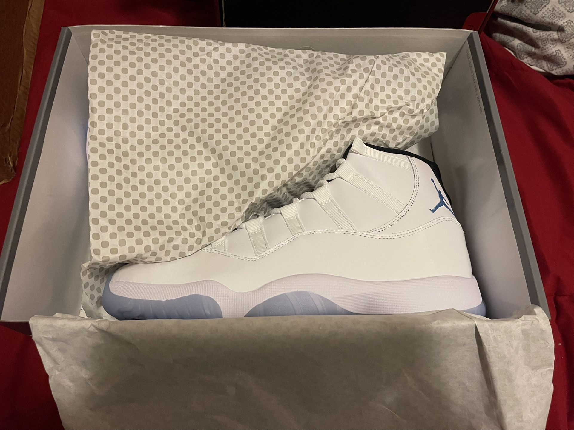 Air Jordan 11 Legend Blue 10.5 New 