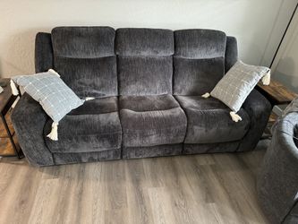 Couch, Double Recliner With Drop Down Center Console