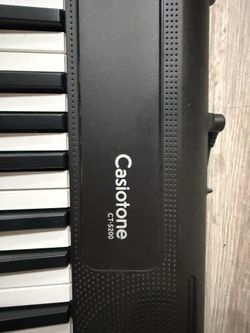 Casio Casiotone CT- S200 Digital Piano keyboard