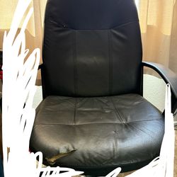 Black office chair