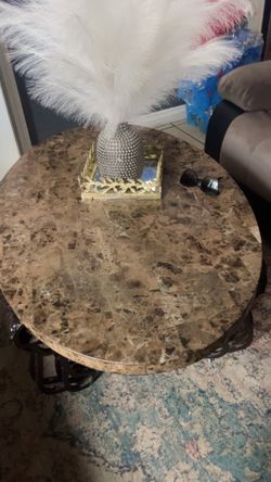 Mesa de mármol $20