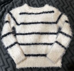 Girls Sweater (xs)