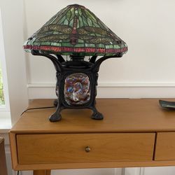 Tiffany Style Dragonfly Lamp