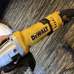 Dewalt 4.5 Inch Angle Grinder 9500 Rpm