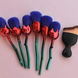 Rose Shape Makeup Brushes + FREE Single Foundation Brush