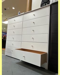 12 drawers dresser / Twelve drawers dresser / Cajonera / Cómoda