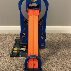 Hot Wheels Mega Garage