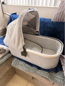 UPPAbaby Bassinet V2 for VISTA / CRUZ – Stella Grey – Includes UPPAbaby Travel Bag