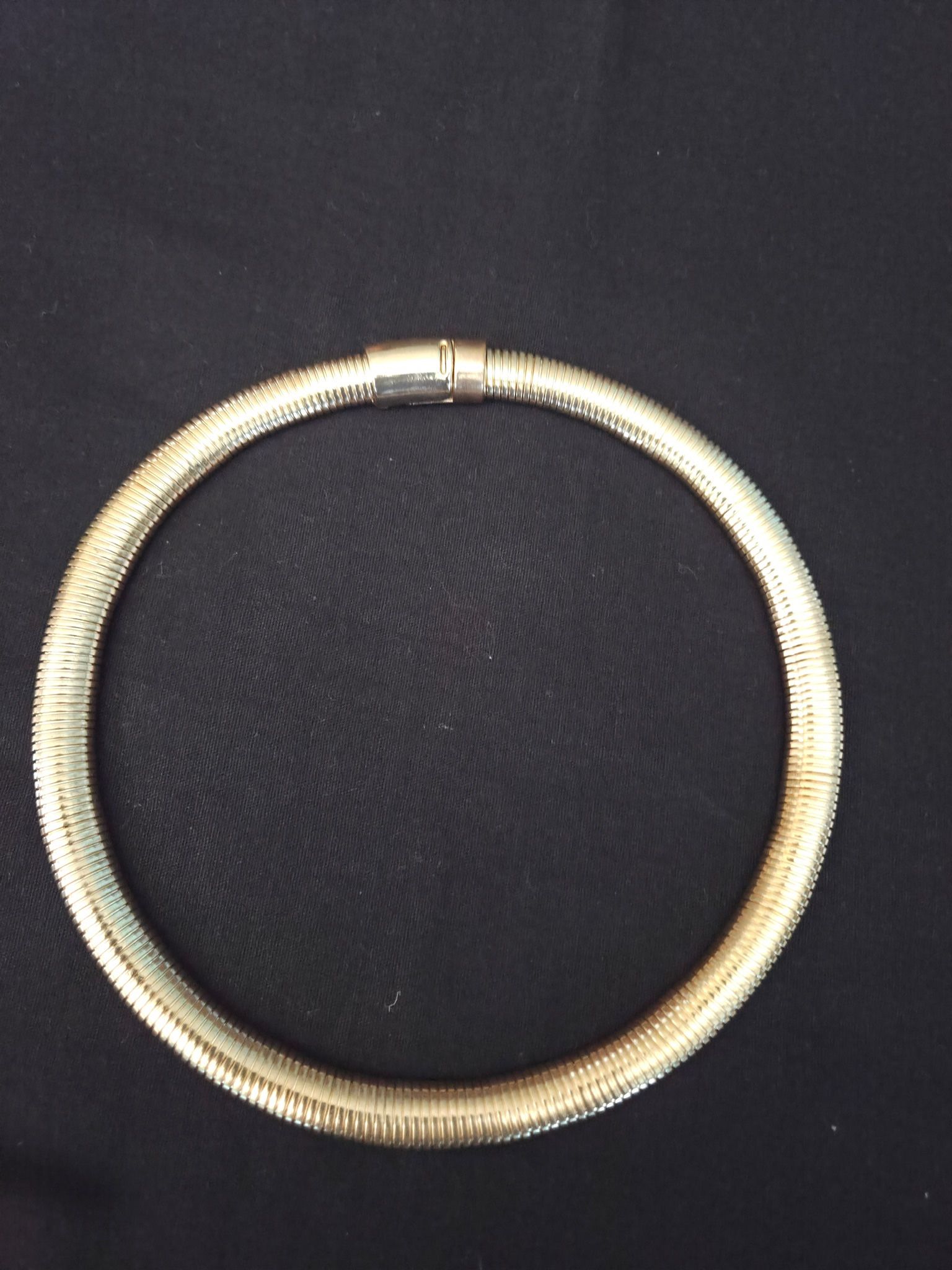 Vtg Snake Chain Collar Bone Necklace Goldtone Magnetic Clasp Flat