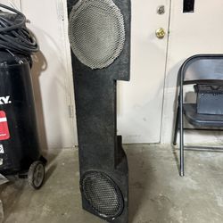 10s Sub Box With Subs  .. Don’t Know What Kind Of Subs