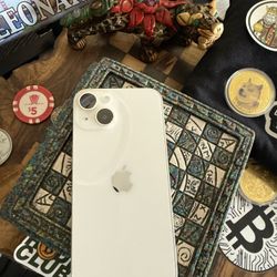 Apple Iphone 14 128GB white Unlocked Any Carriee