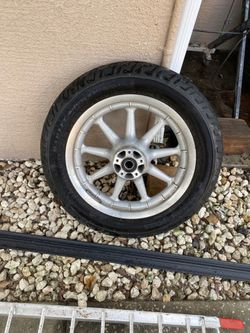Harley Davidson tire and rim D402 F