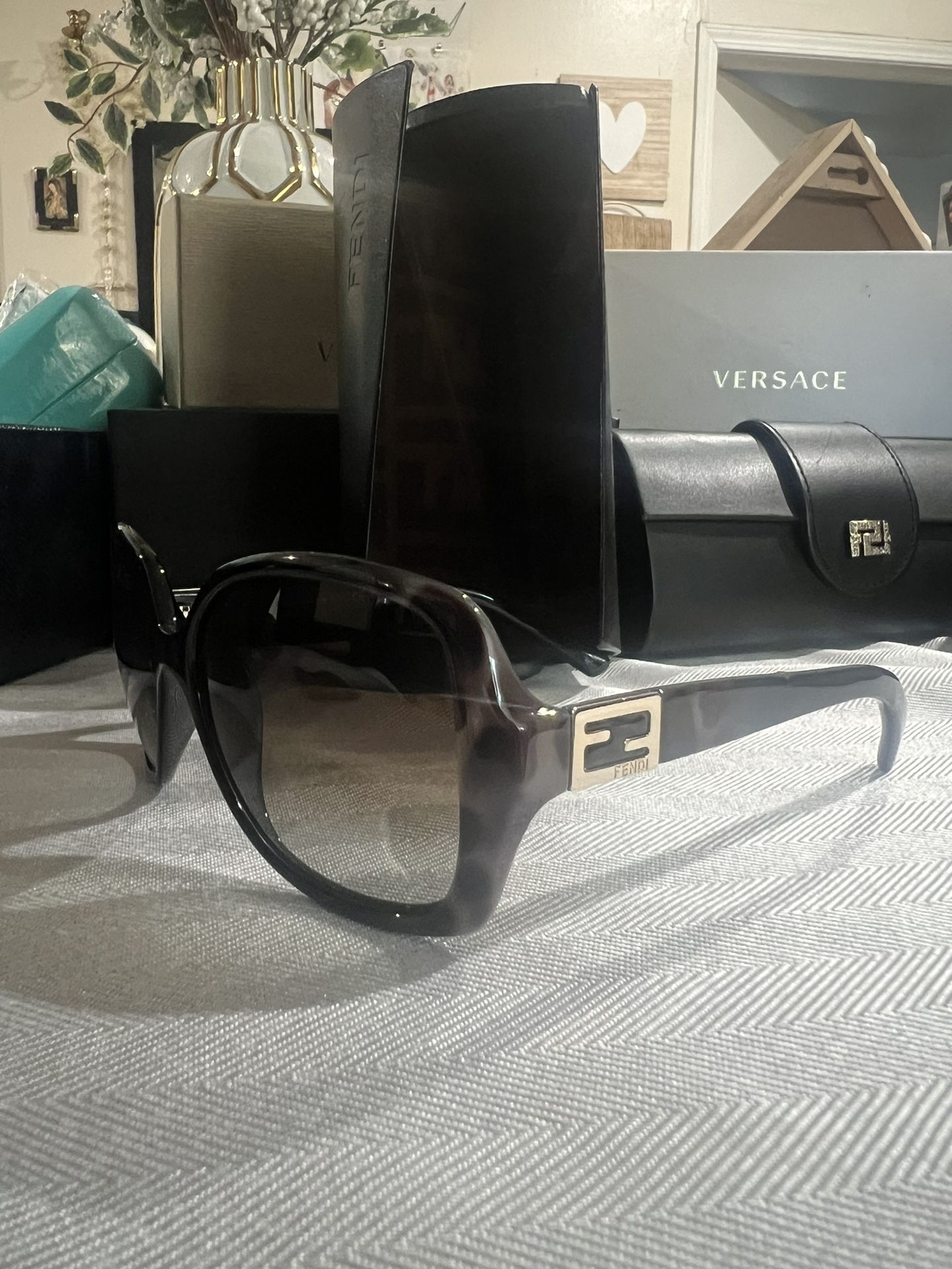 Fendi Sunglasses 