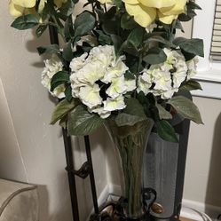 Silk Flowers Arrangement 