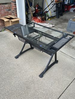 Art Desk
