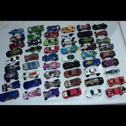 325 x Vintage Hot Wheels & Matchbox Collector Cars 1970s-2000s