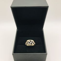 14k WOMANS RING 