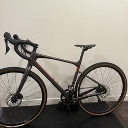 2021 Giant Revolt Advanced 0 Gravel Bike