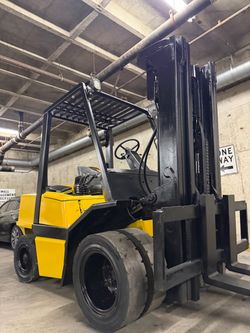 YALE 8,000 lb DIESEL forklift,3 stage , DOUBLE PNEUMATIC TIRES